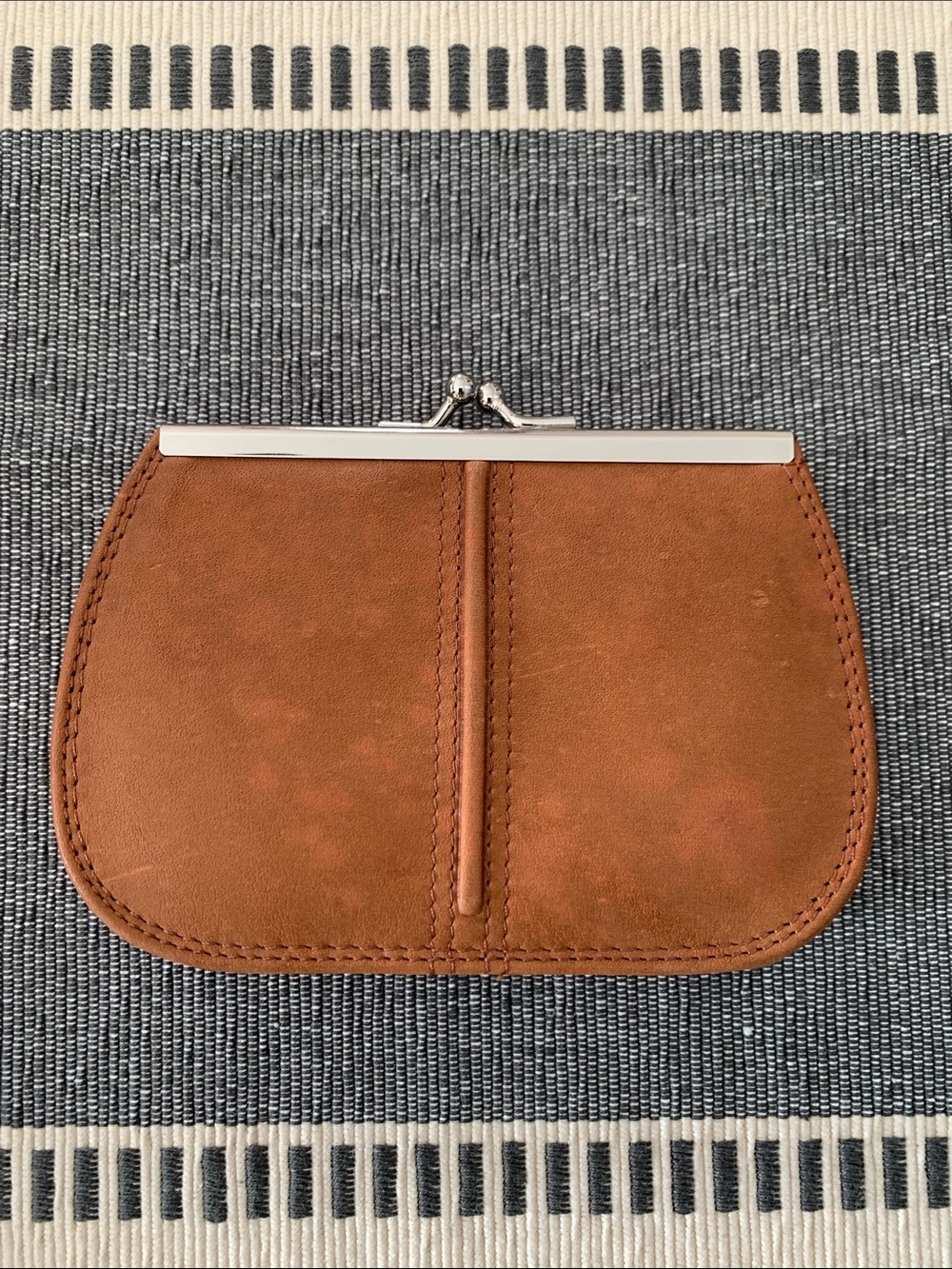 {Vintage} Genuine Leather Kiss-Lock Coin Purse